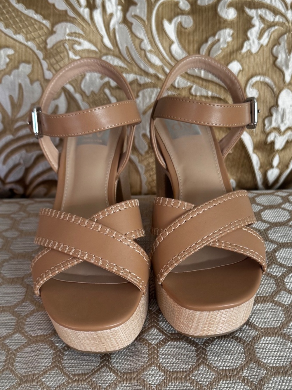 Dolce Vita Tan Platforms - Womens size 8.5 - like new condition